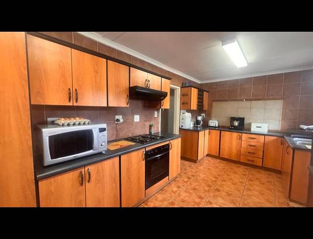 BUSINESS FOR SALE IN STANDERTON CENTRAL